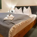Bergblick Apartman *